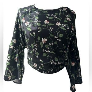NWOT TOPSHOP Floral Elegance - Size 6 Flowy Top with Flared Sleeves